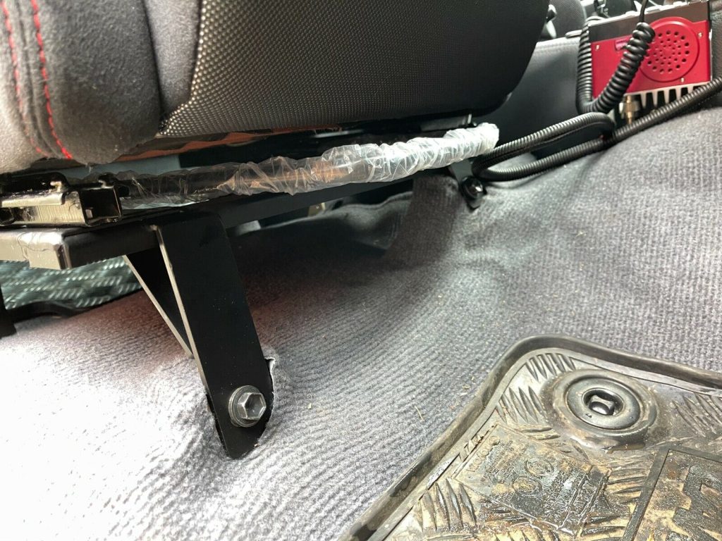 Sparco 600SB346L SEAT BASE TOYOTA LAND CRUISER 40 SERIES [J40] (1979-1984) - LEFT main image 0